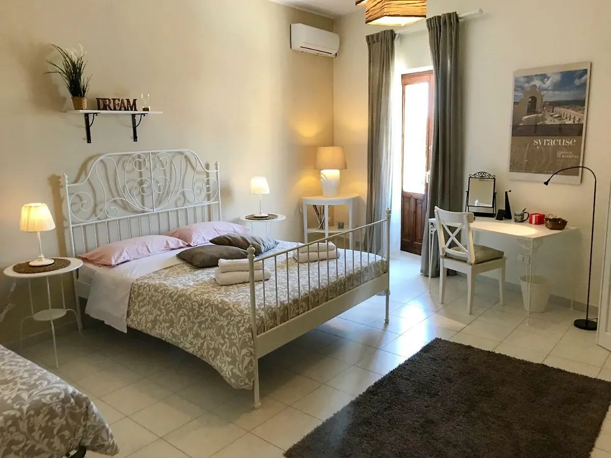 Il Filo Di Arianna, Ad Un Passo Da Tutto Apartment Syracuse 0*,  Italy